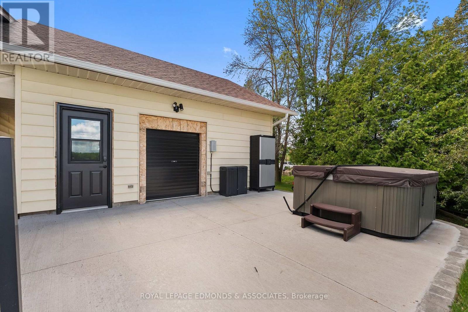 












160 LACROIX BAY ROAD

,
Whitewater Region,




Ontario
K0J2L0

