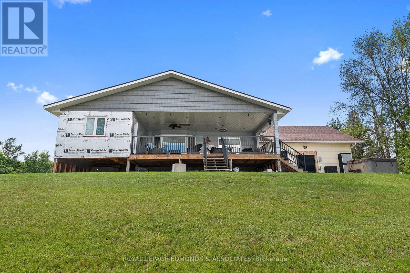 












160 LACROIX BAY ROAD

,
Whitewater Region,




Ontario
K0J2L0

