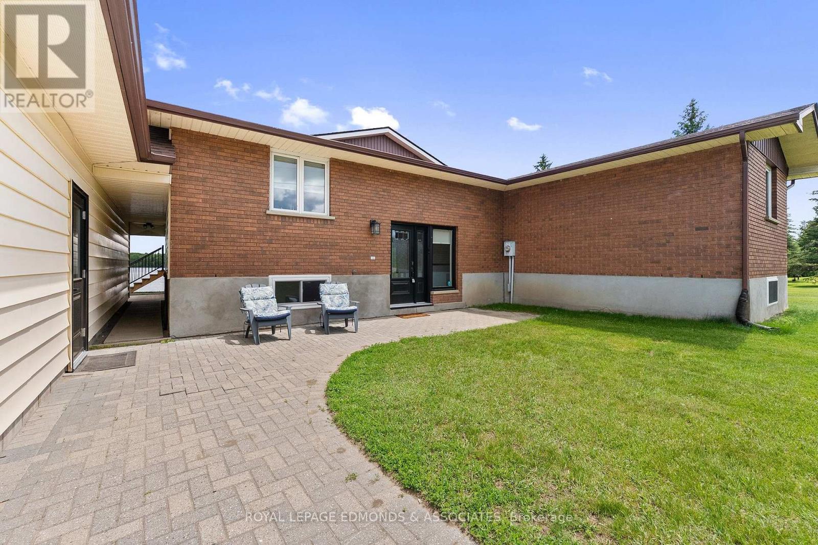 












160 LACROIX BAY ROAD

,
Whitewater Region,




Ontario
K0J2L0

