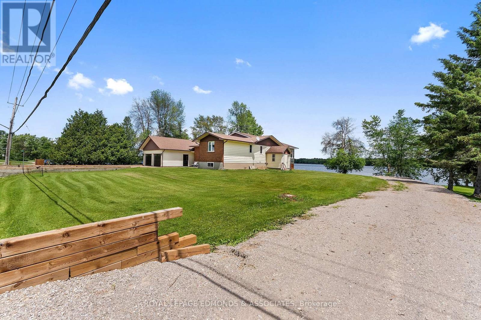 












160 LACROIX BAY ROAD

,
Whitewater Region,




Ontario
K0J2L0

