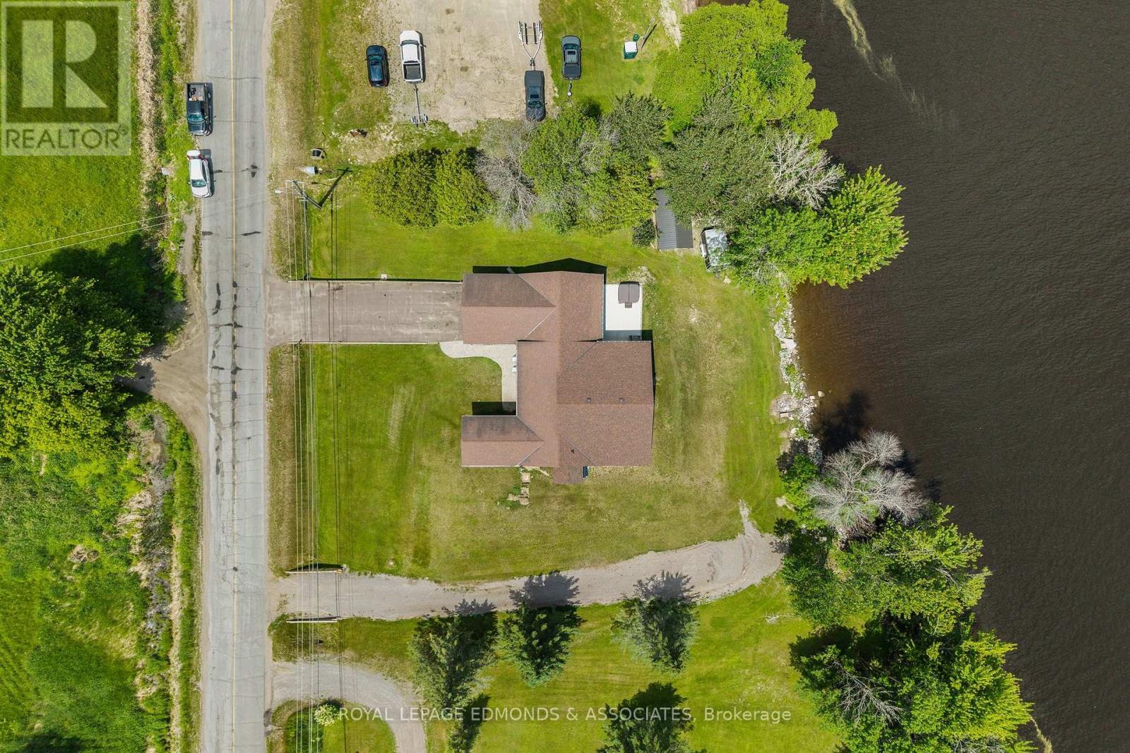 












160 LACROIX BAY ROAD

,
Whitewater Region,




Ontario
K0J2L0

