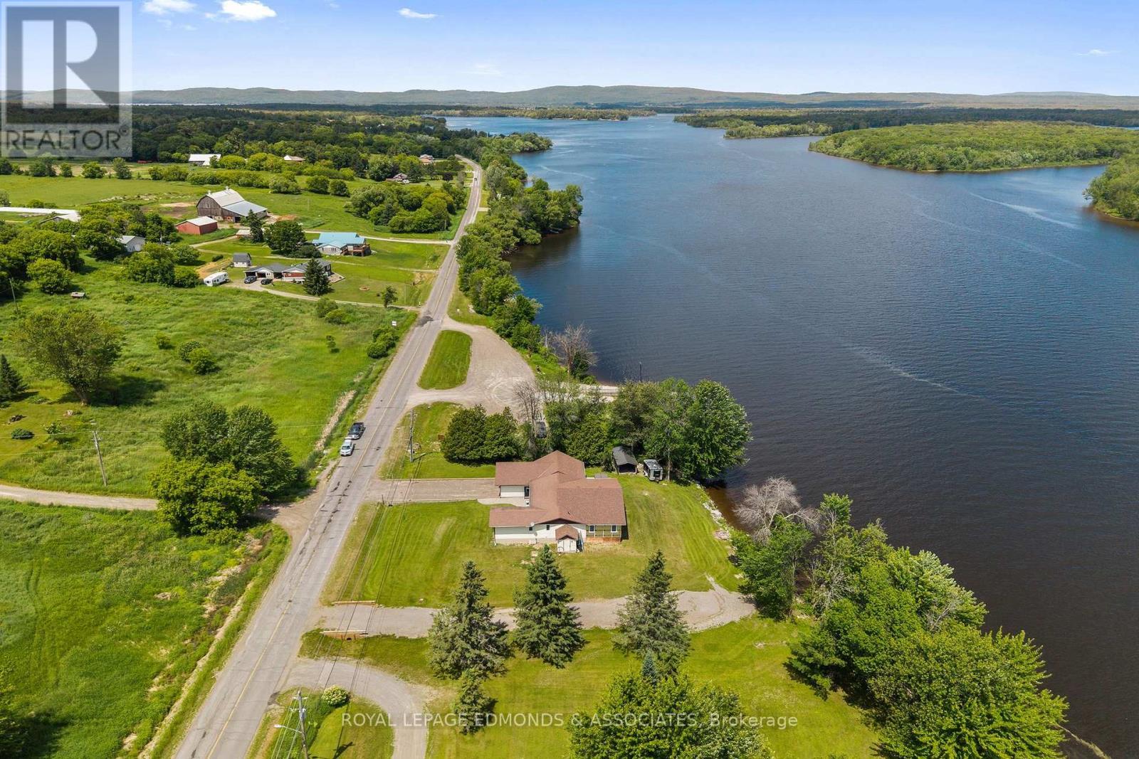 












160 LACROIX BAY ROAD

,
Whitewater Region,




Ontario
K0J2L0

