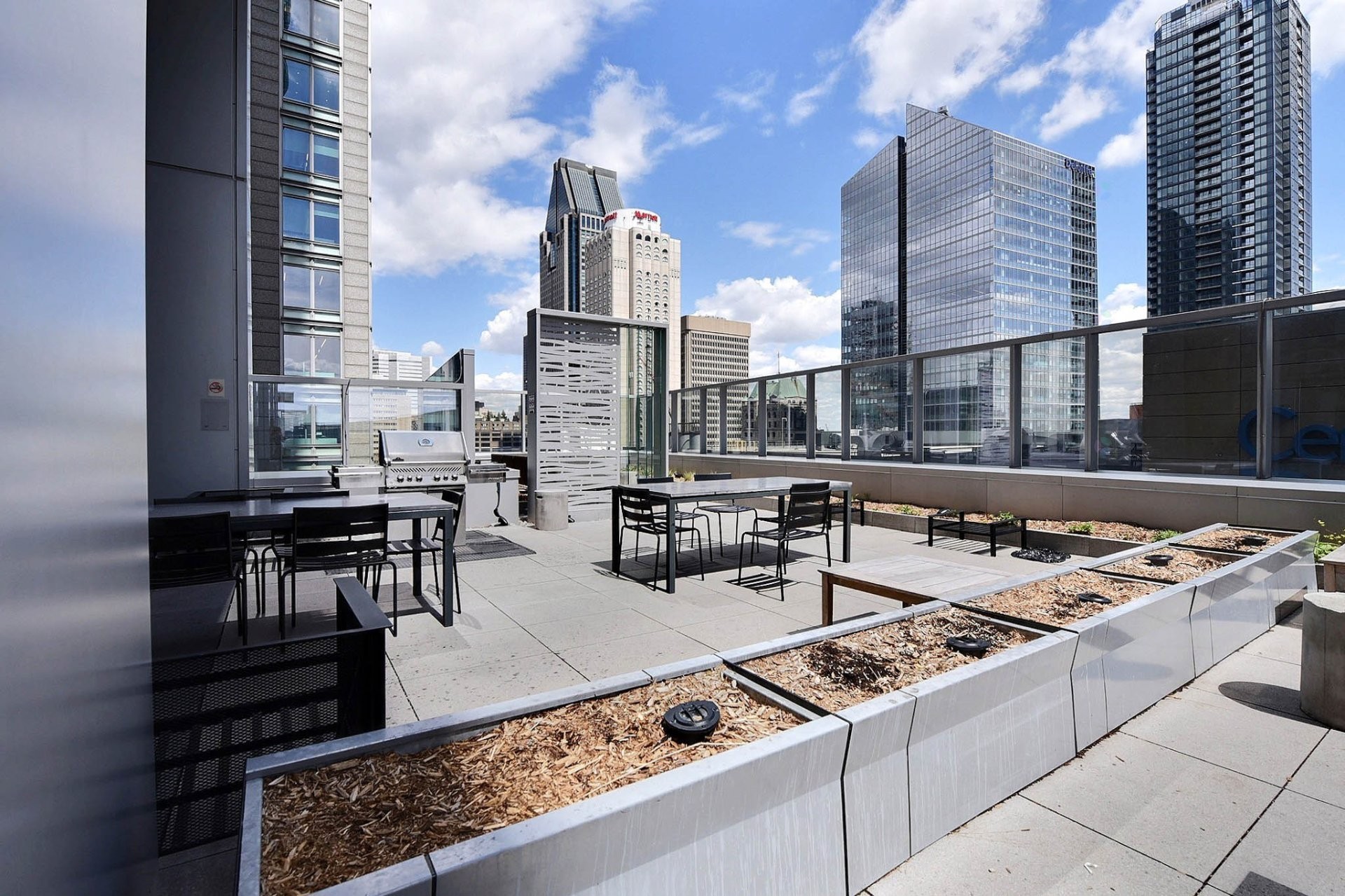 









1050


Rue Drummond

, 2707,
Montréal (Ville-Marie),




QC
H3B0G3

