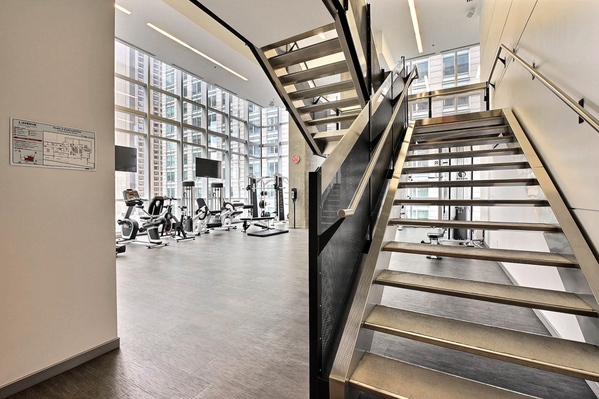 









1050


Rue Drummond

, 2707,
Montréal (Ville-Marie),




QC
H3B0G3

