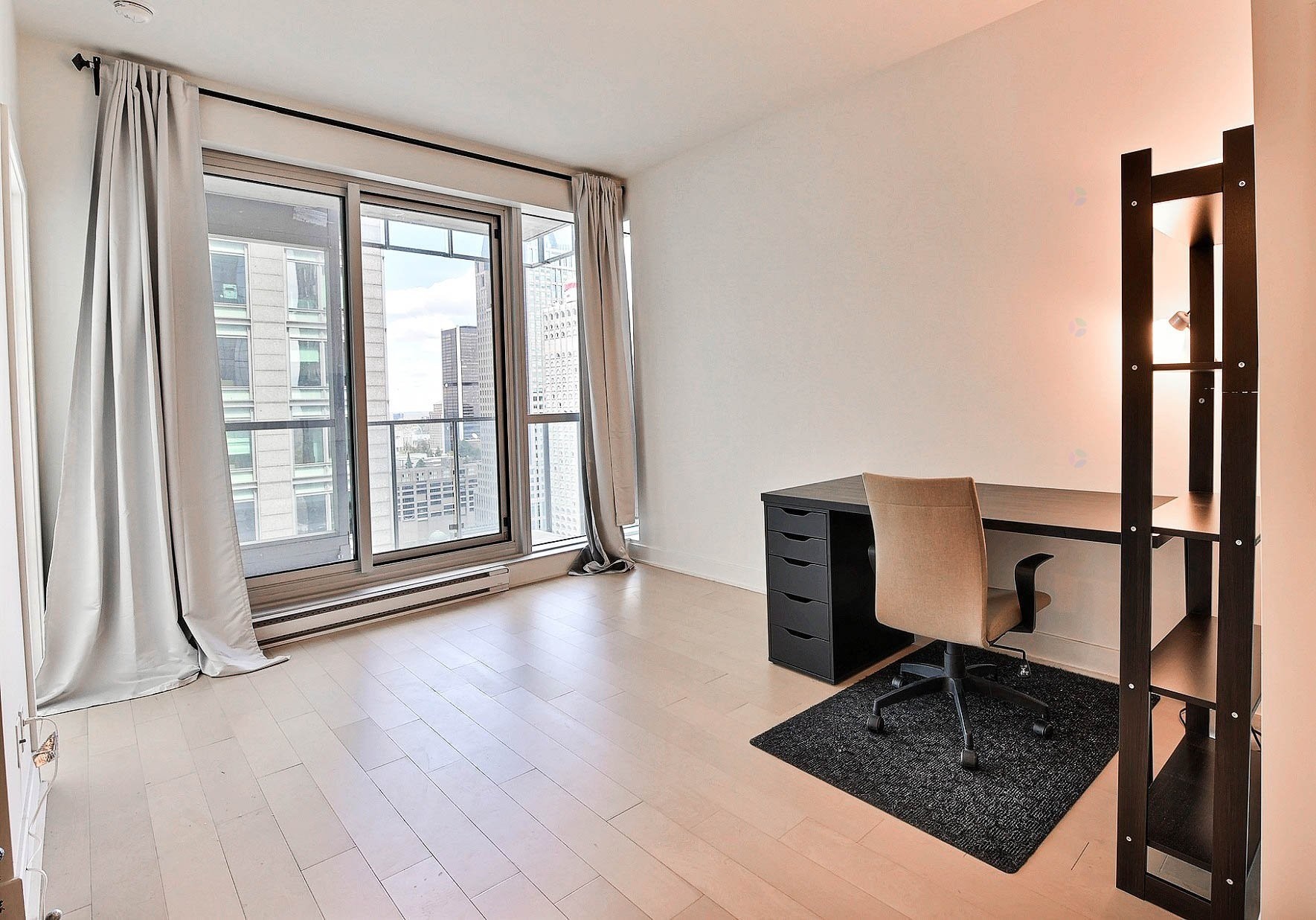 









1050


Rue Drummond

, 2707,
Montréal (Ville-Marie),




QC
H3B0G3

