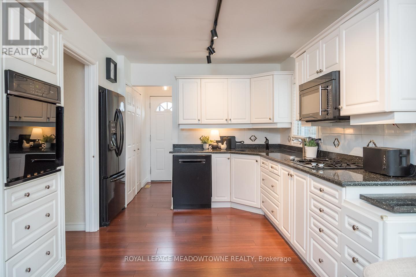 












855 MAPLE AVENUE

,
Milton,




Ontario
L9T3N3

