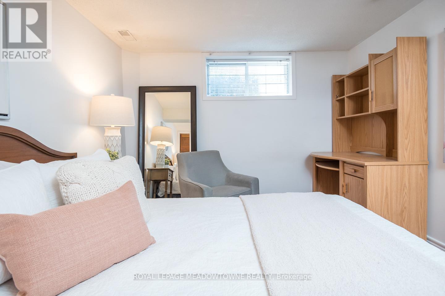 












855 MAPLE AVENUE

,
Milton,




Ontario
L9T3N3

