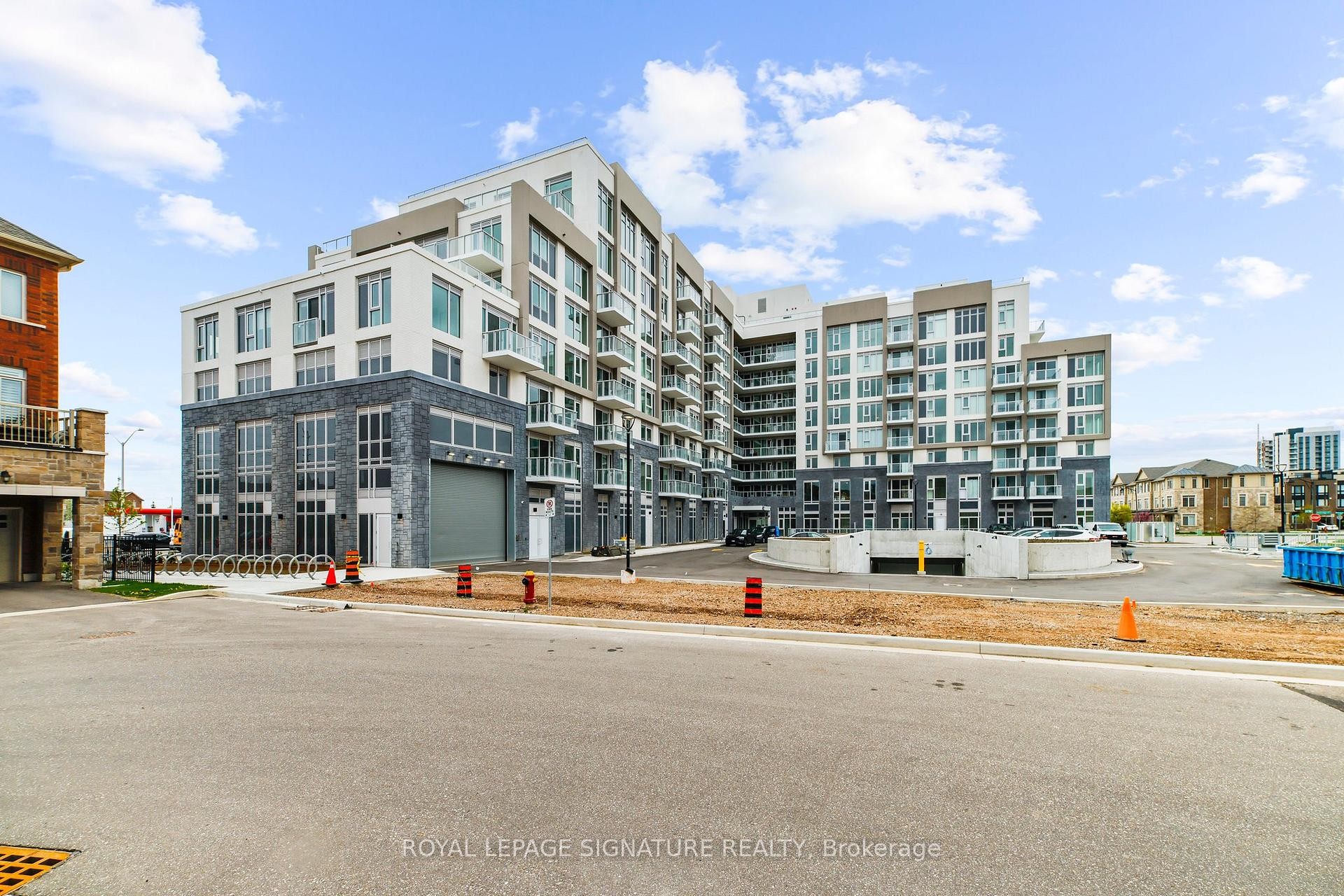 









412


Silver Maple

Road,
Oakville,




ON
L6H 0S2

