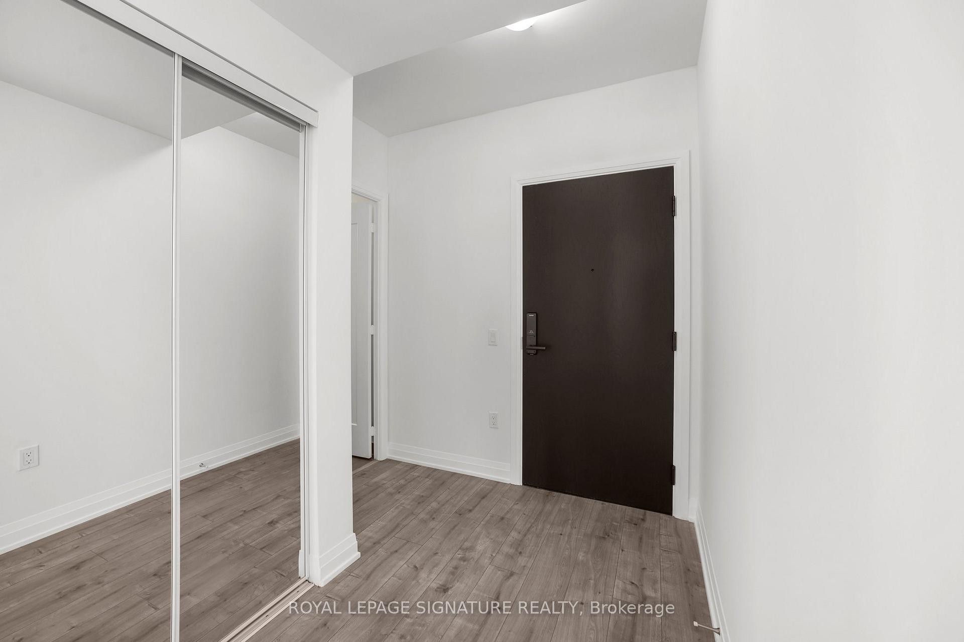 









412


Silver Maple

Road,
Oakville,




ON
L6H 0S2

