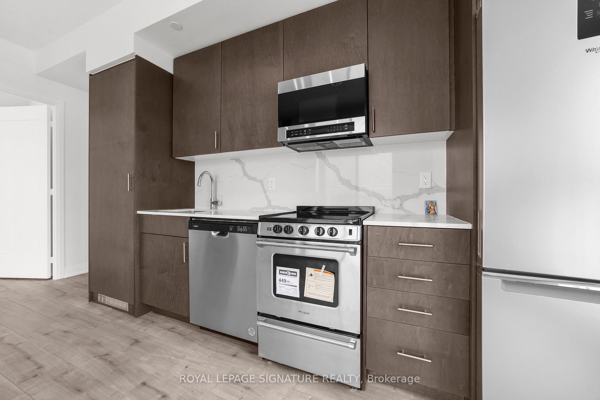 









412


Silver Maple

Road,
Oakville,




ON
L6H 0S2

