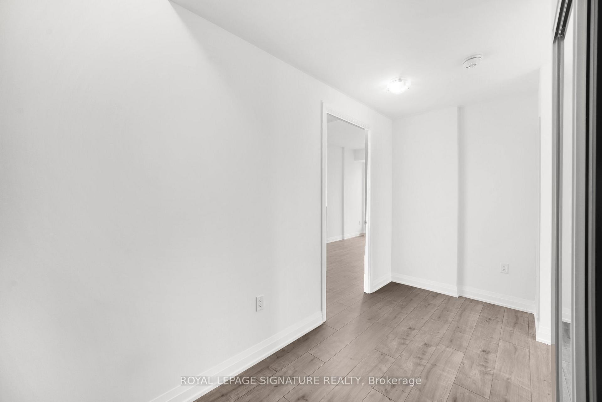 









412


Silver Maple

Road,
Oakville,




ON
L6H 0S2

