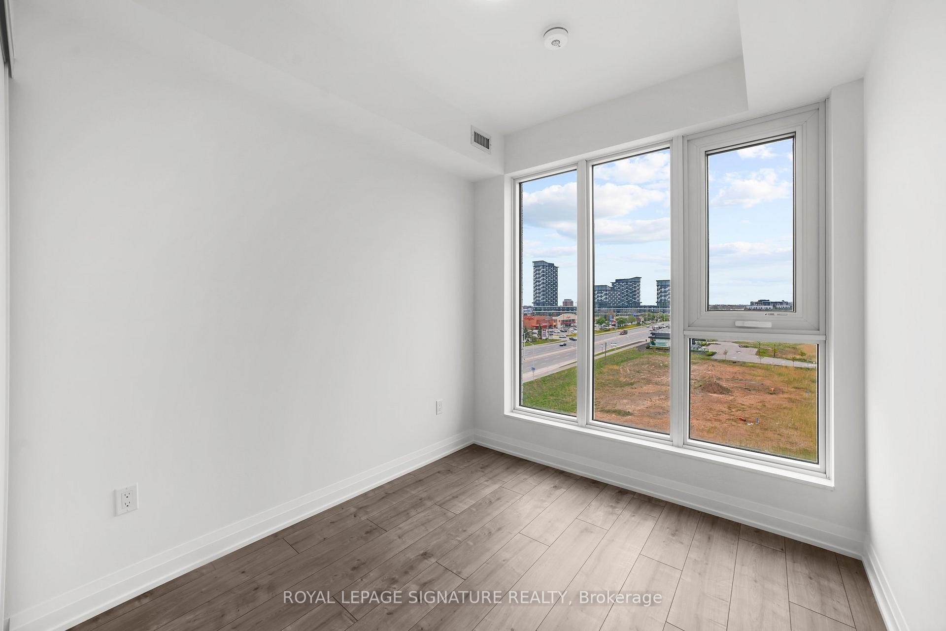









412


Silver Maple

Road,
Oakville,




ON
L6H 0S2

