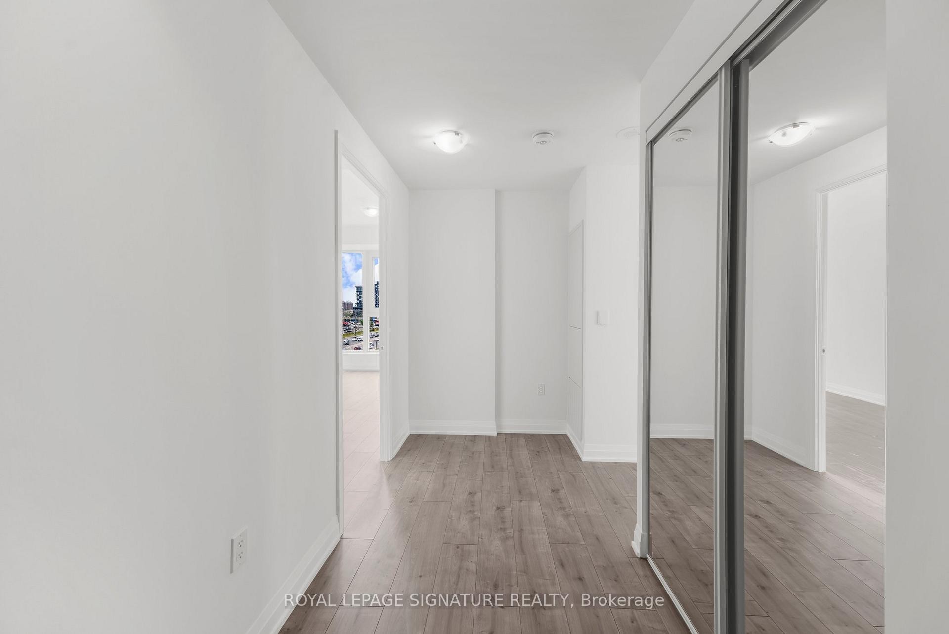 









412


Silver Maple

Road,
Oakville,




ON
L6H 0S2

