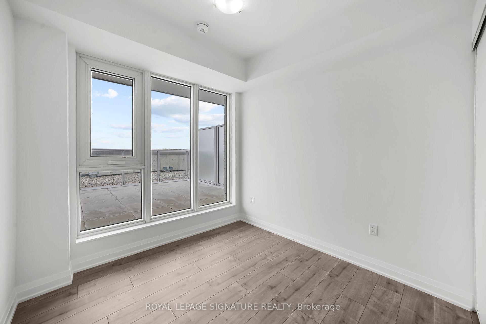 









412


Silver Maple

Road,
Oakville,




ON
L6H 0S2

