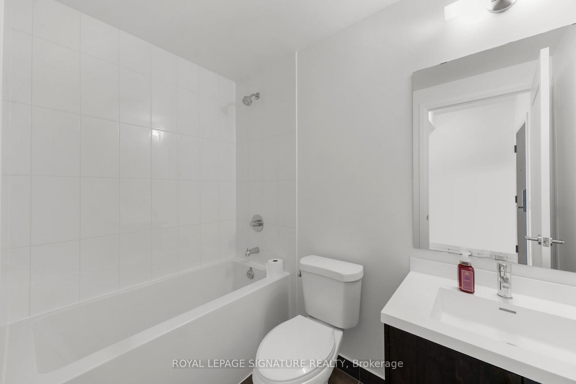 









412


Silver Maple

Road,
Oakville,




ON
L6H 0S2

