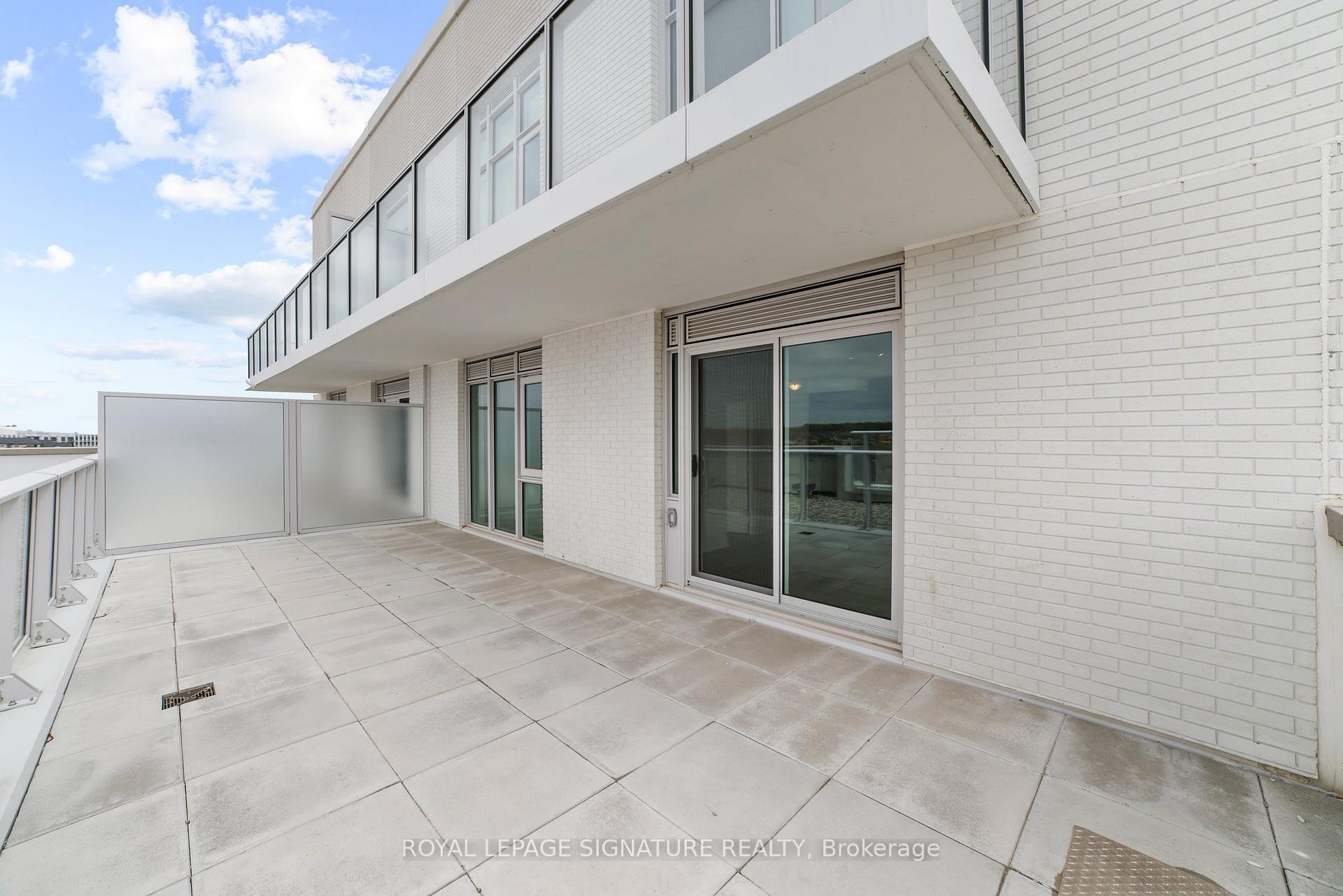 









412


Silver Maple

Road,
Oakville,




ON
L6H 0S2

