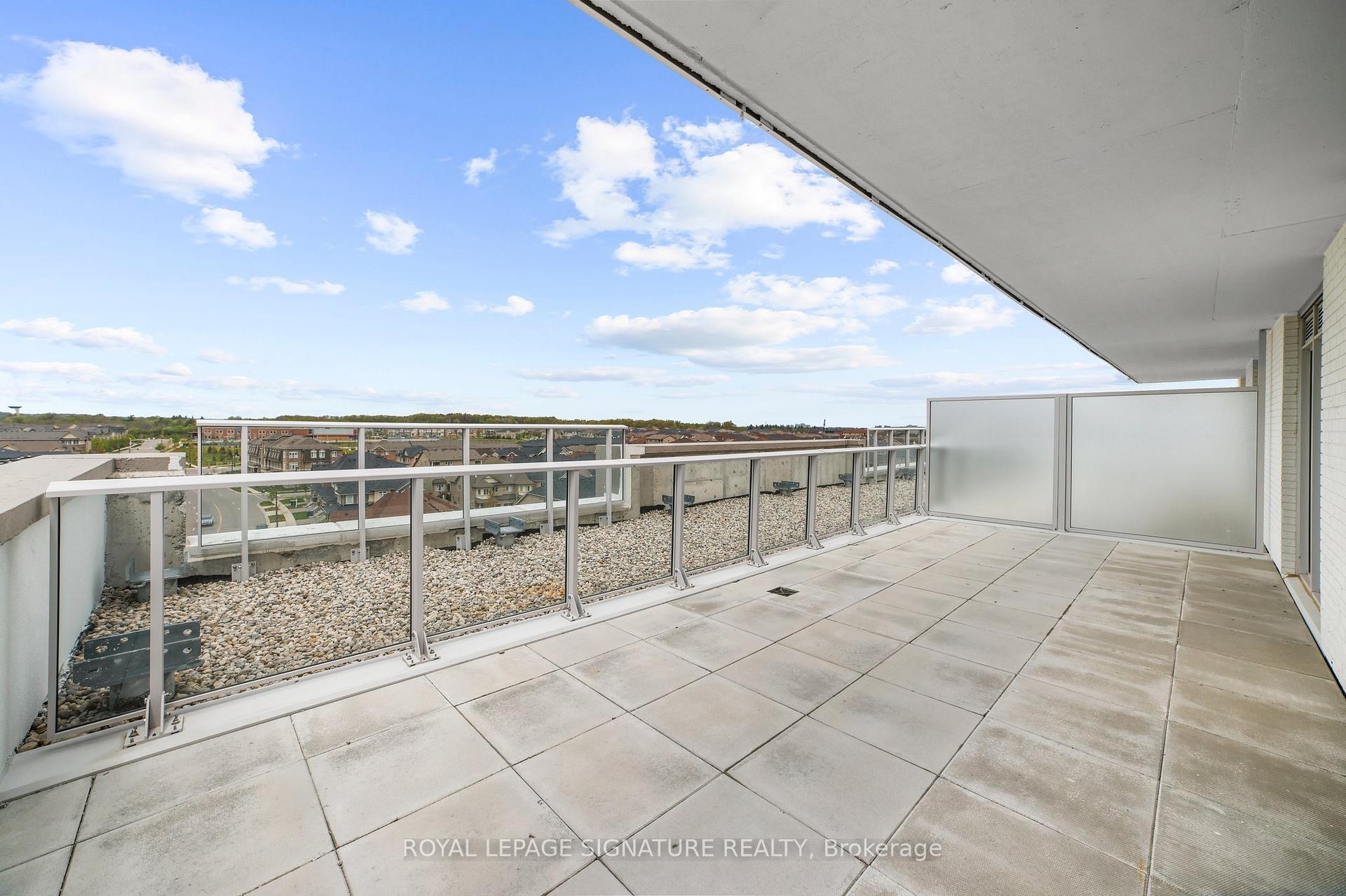 









412


Silver Maple

Road,
Oakville,




ON
L6H 0S2

