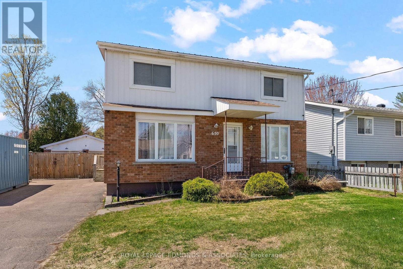 












650 LORNE STREET W

,
Laurentian Valley,




Ontario
K8A6T6

