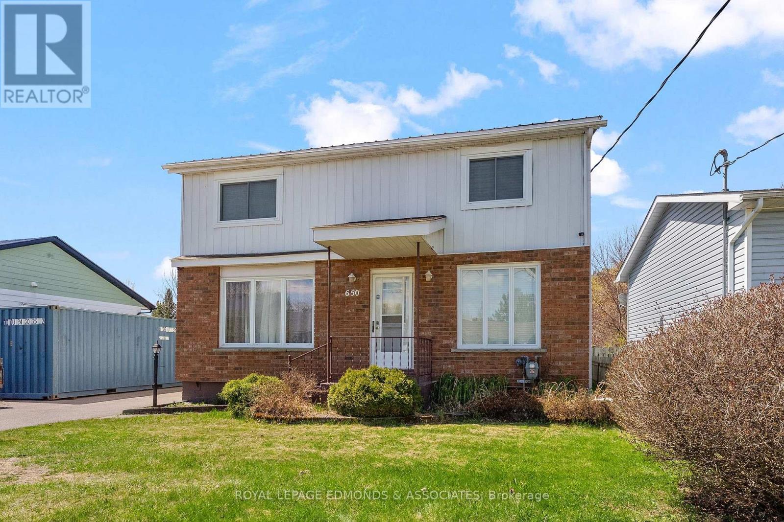












650 LORNE STREET W

,
Laurentian Valley,




Ontario
K8A6T6

