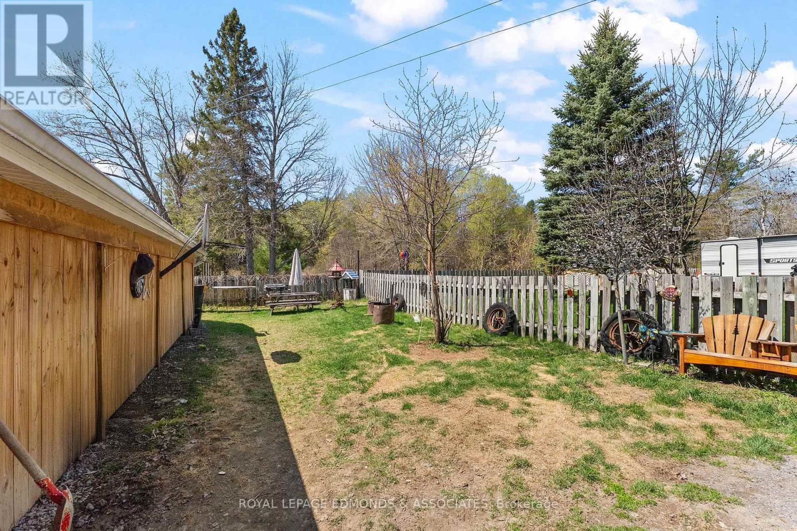 












650 LORNE STREET W

,
Laurentian Valley,




Ontario
K8A6T6

