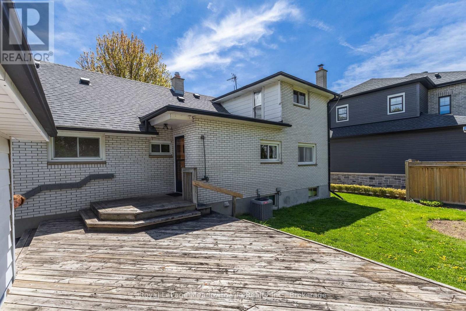 












75 MILES STREET

,
Milton (OM Old Milton),




Ontario
L9T1E7

