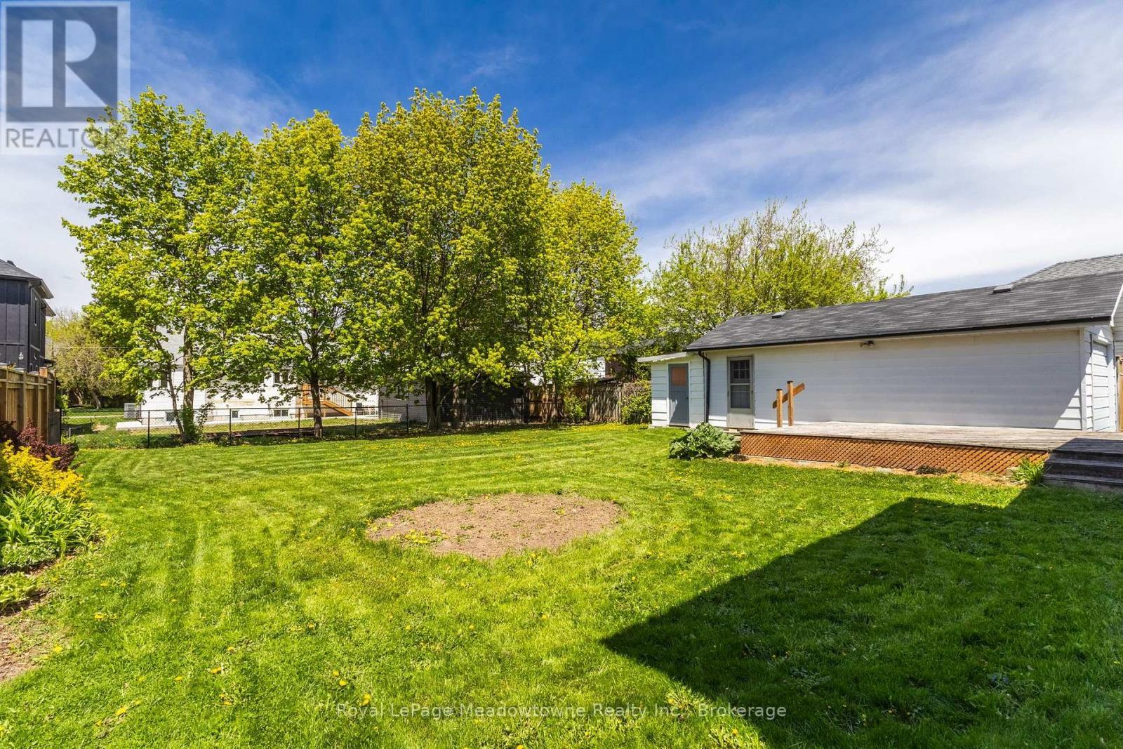 












75 MILES STREET

,
Milton (OM Old Milton),




Ontario
L9T1E7


