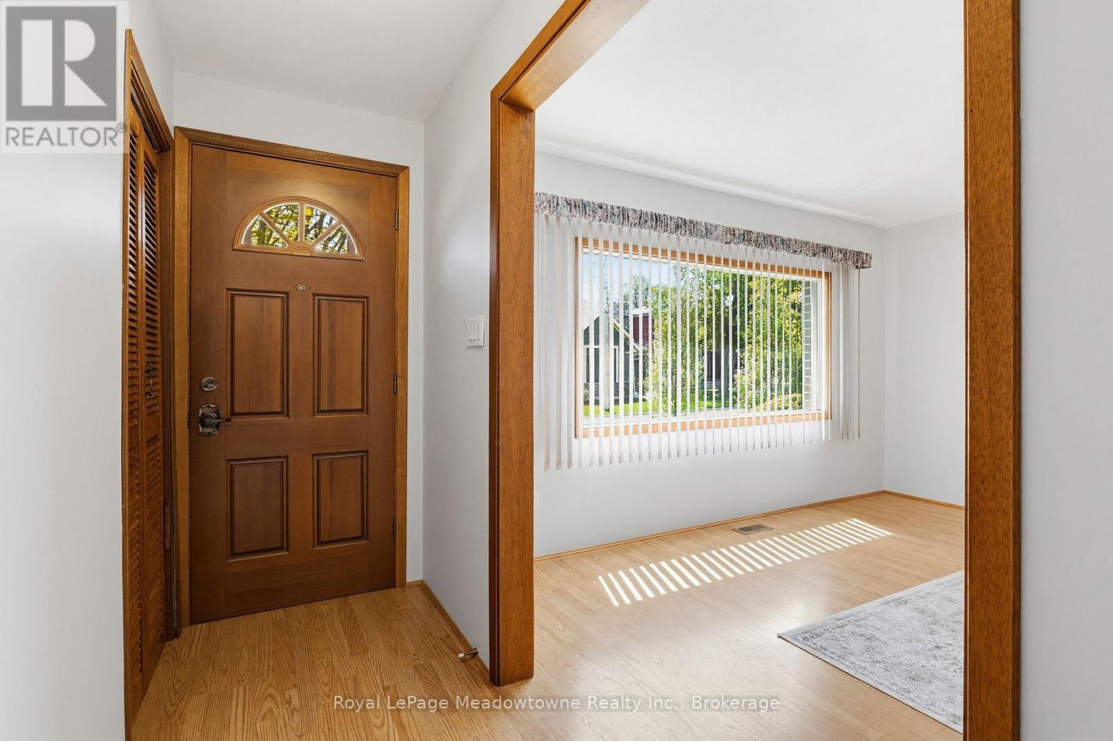 












75 MILES STREET

,
Milton (OM Old Milton),




Ontario
L9T1E7

