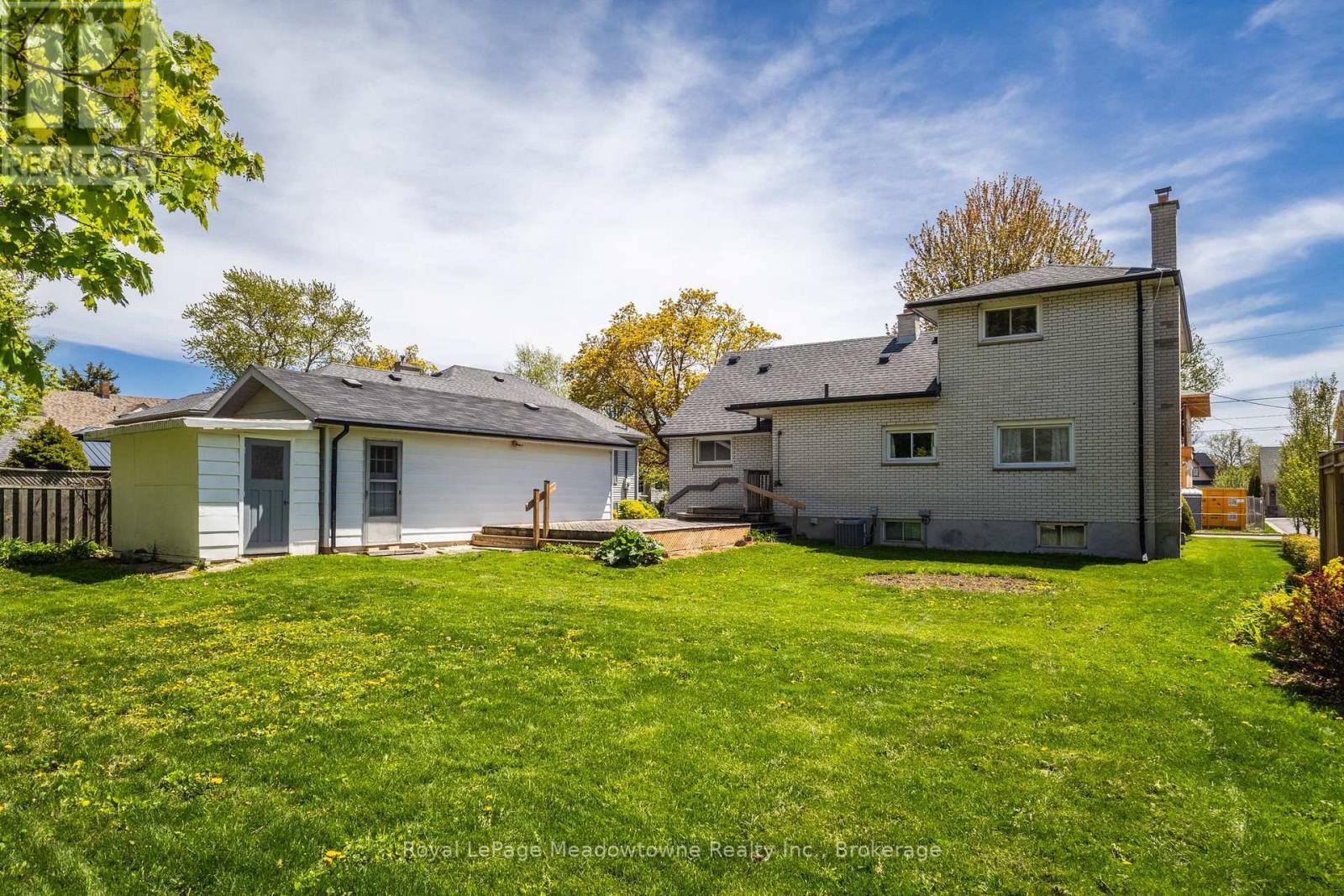 












75 MILES STREET

,
Milton (OM Old Milton),




Ontario
L9T1E7

