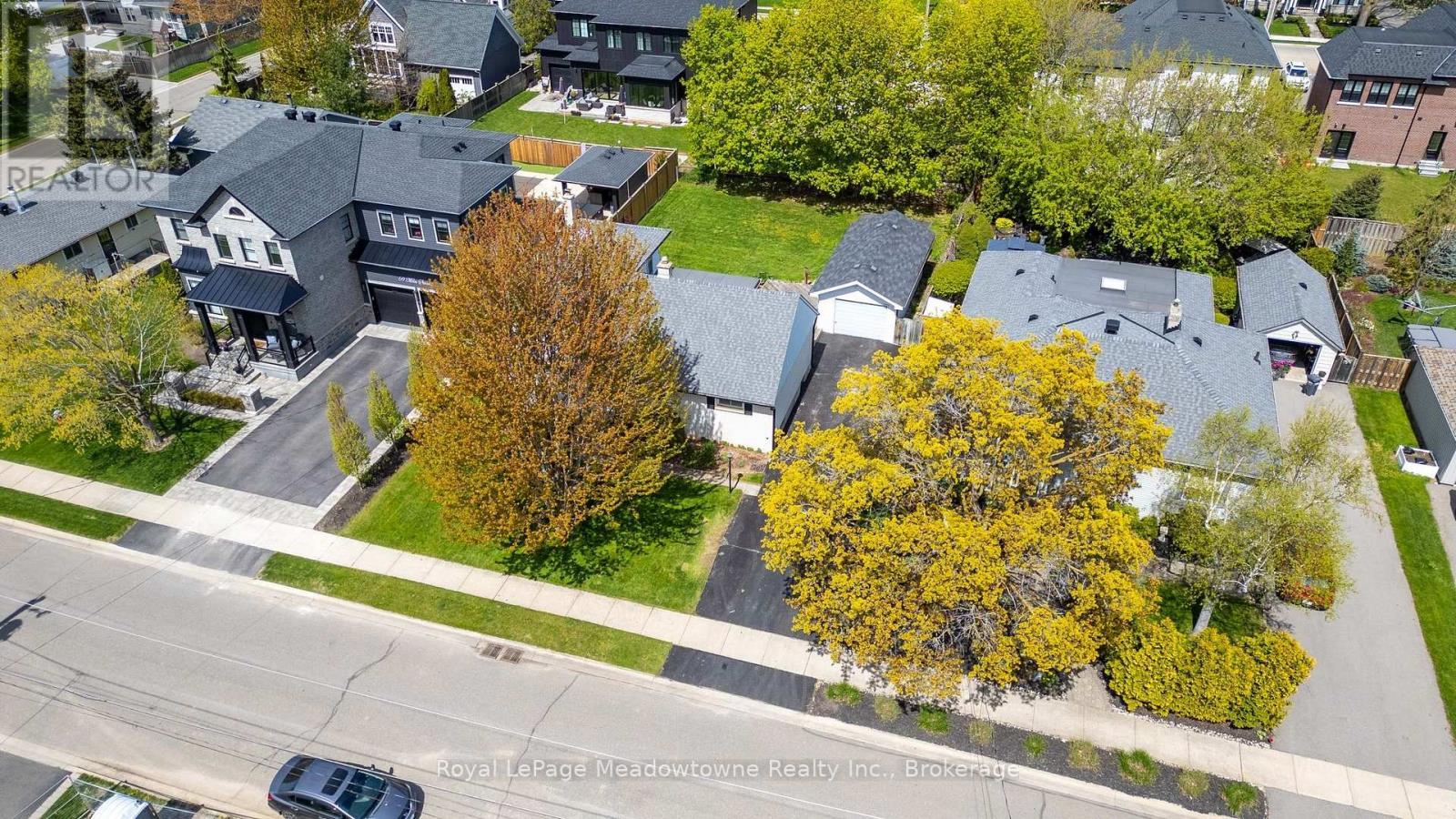 












75 MILES STREET

,
Milton (OM Old Milton),




Ontario
L9T1E7

