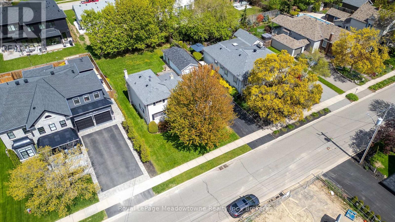 












75 MILES STREET

,
Milton (OM Old Milton),




Ontario
L9T1E7

