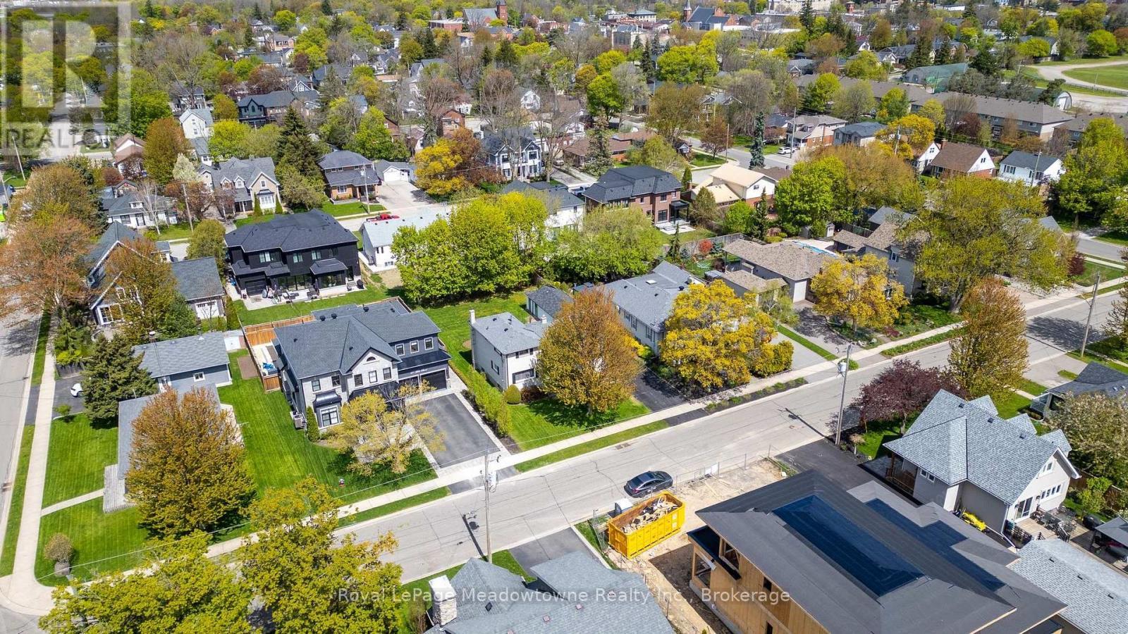 












75 MILES STREET

,
Milton (OM Old Milton),




Ontario
L9T1E7

