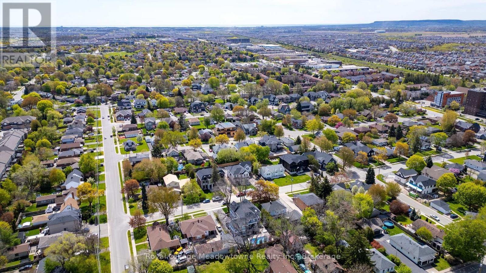 












75 MILES STREET

,
Milton (OM Old Milton),




Ontario
L9T1E7

