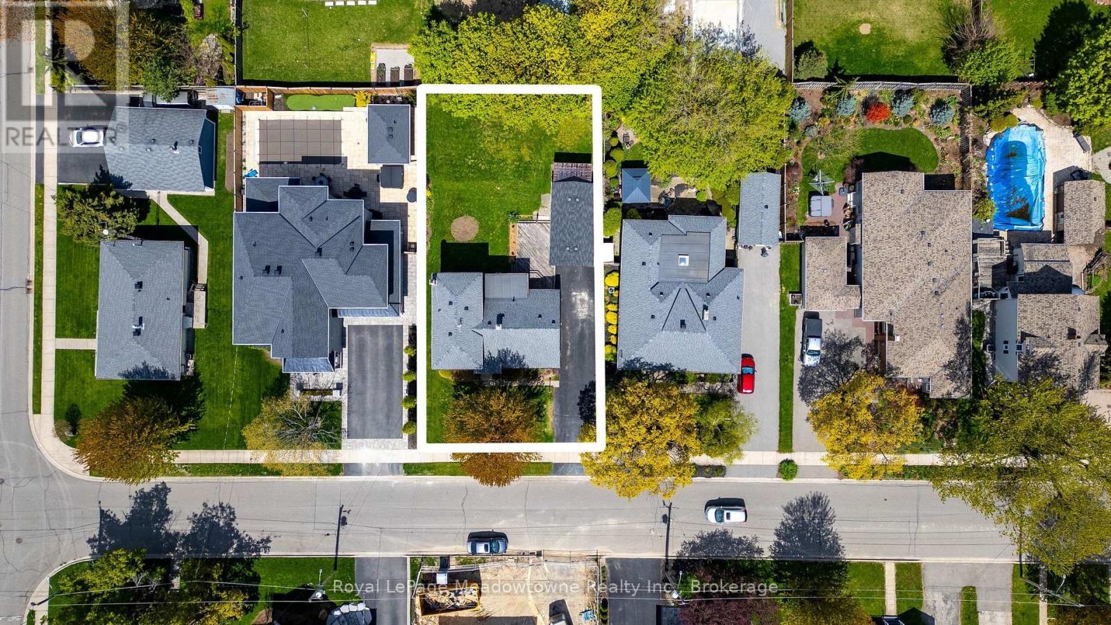 












75 MILES STREET

,
Milton (OM Old Milton),




Ontario
L9T1E7

