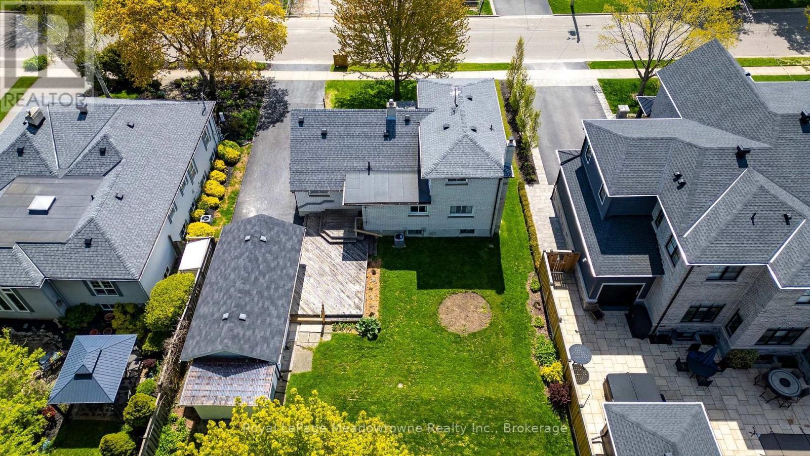 












75 MILES STREET

,
Milton (OM Old Milton),




Ontario
L9T1E7

