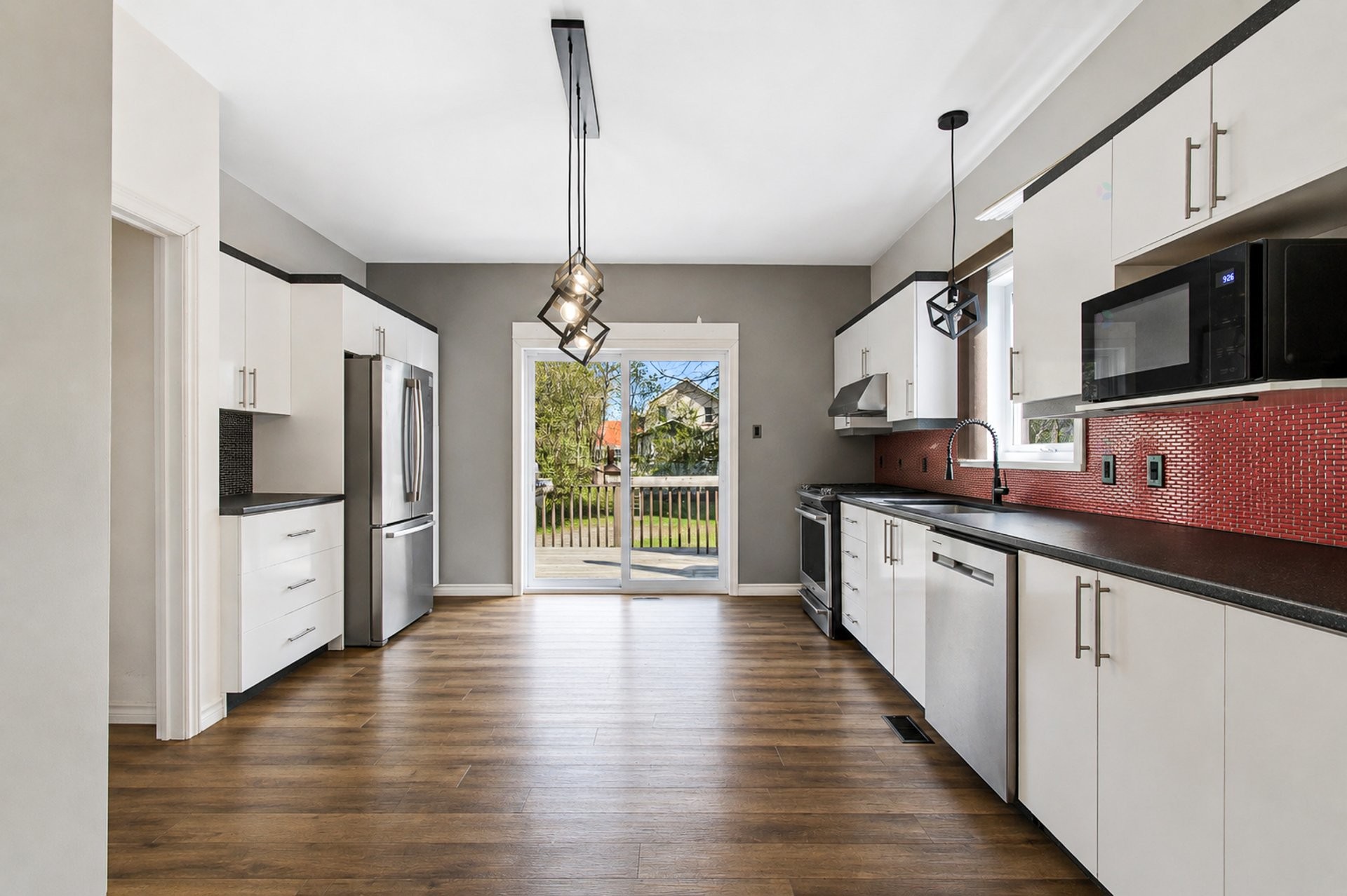 









49

 - 51


Rue Charles

,
Lachute,




QC
J8H2Y2

