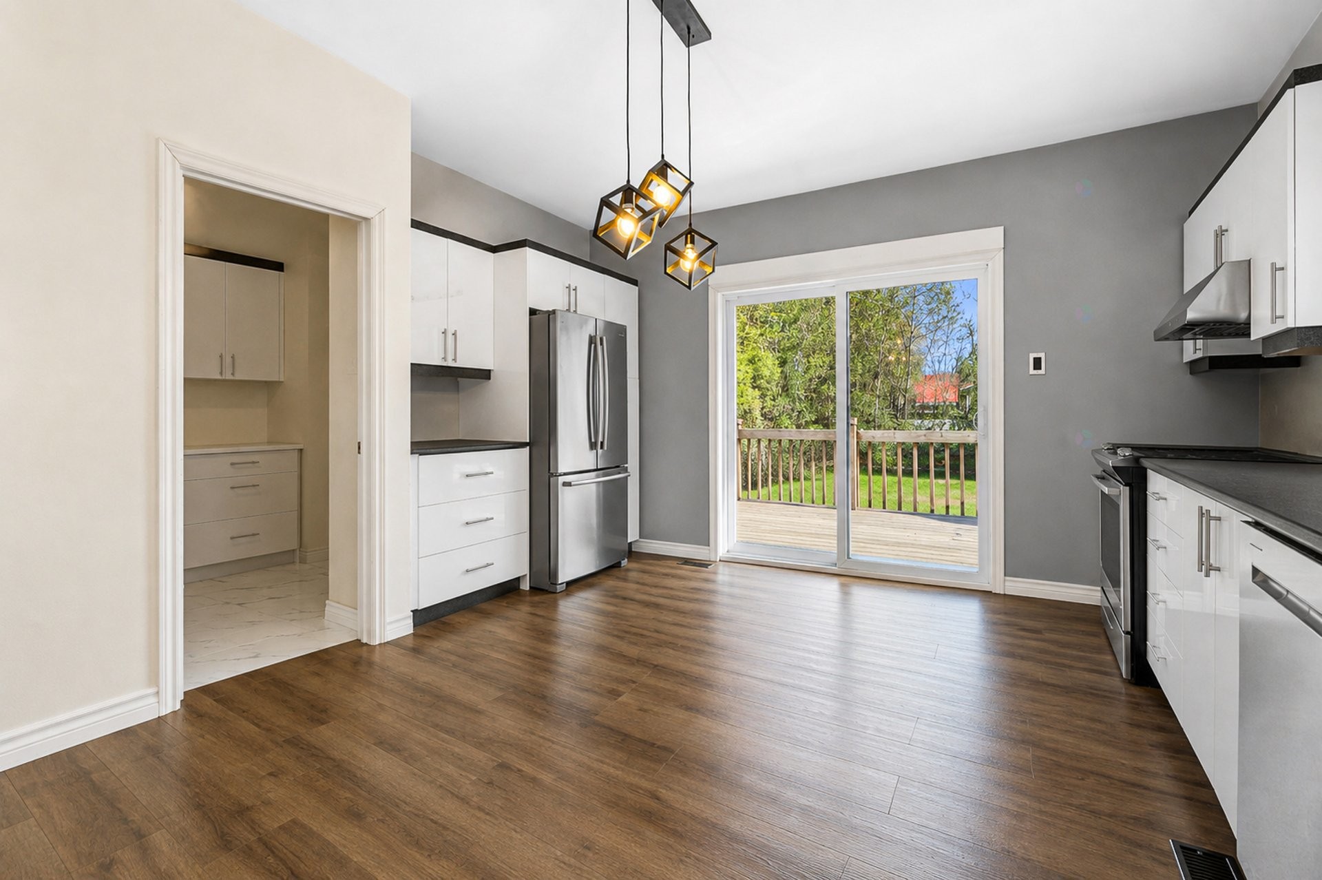 









49

 - 51


Rue Charles

,
Lachute,




QC
J8H2Y2

