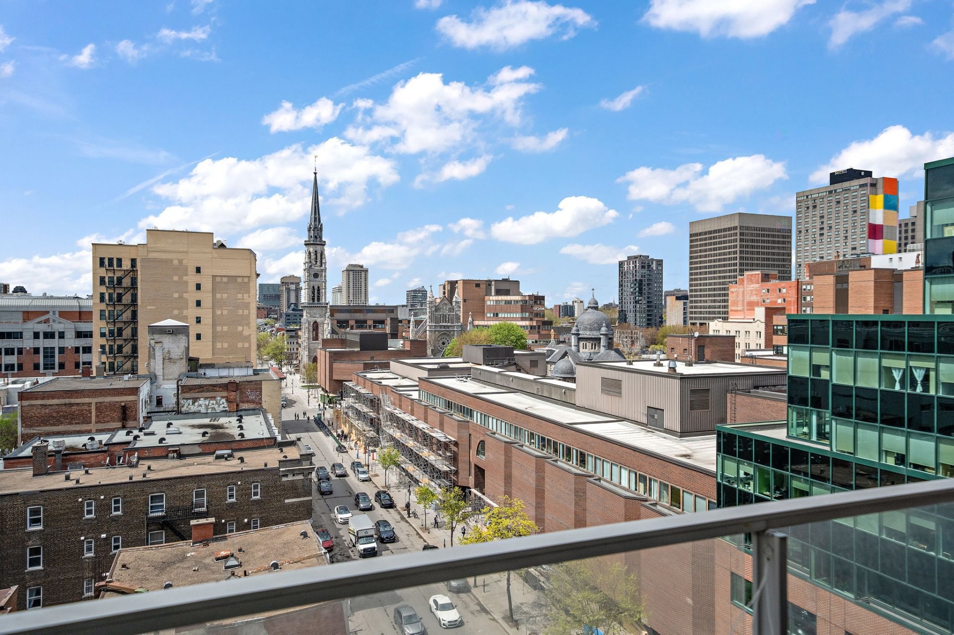 









1150


Rue St-Denis

, 916,
Montréal (Ville-Marie),




QC
H2X0B3

