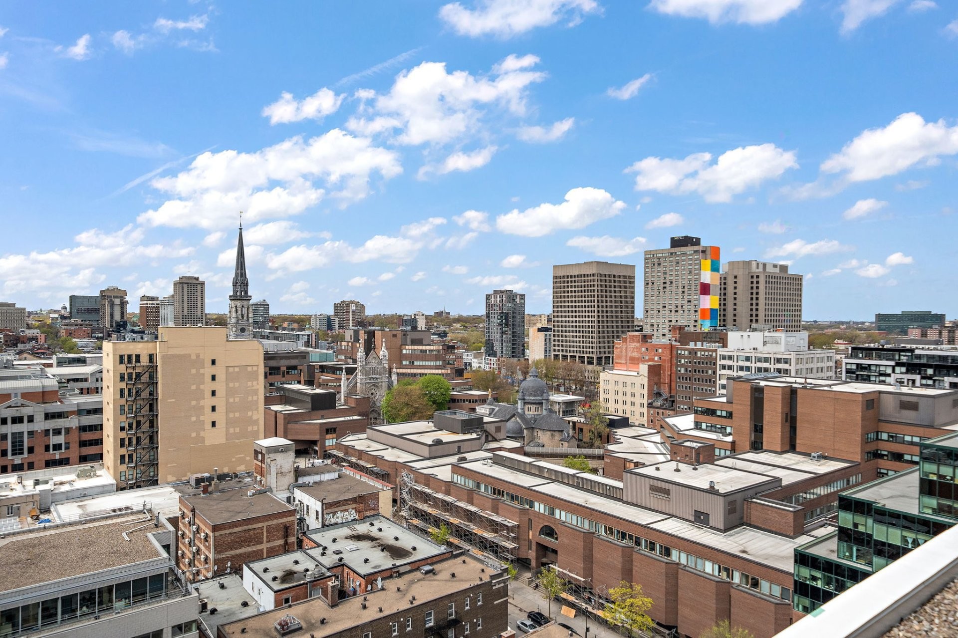 









1150


Rue St-Denis

, 916,
Montréal (Ville-Marie),




QC
H2X0B3

