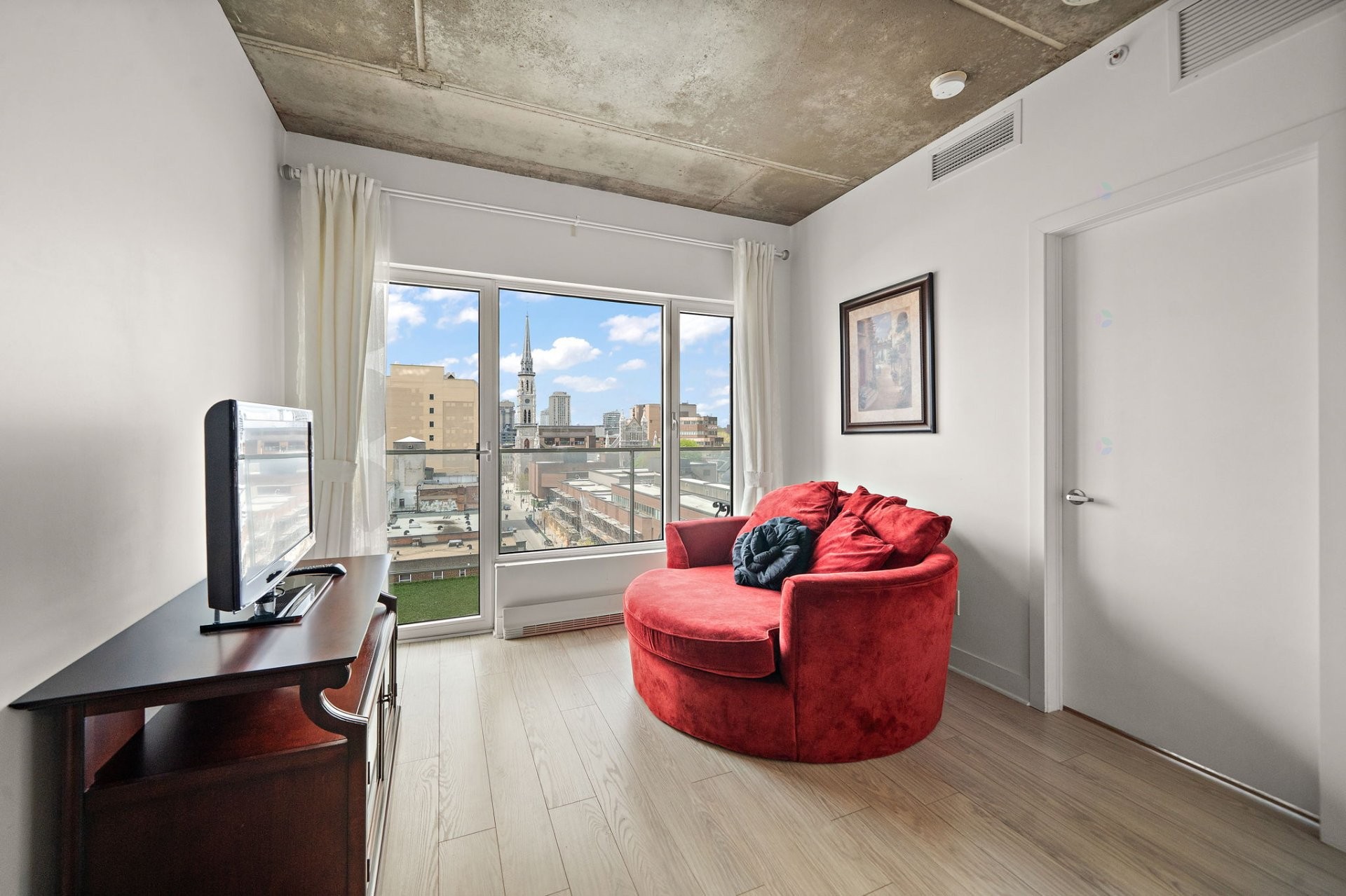 









1150


Rue St-Denis

, 916,
Montréal (Ville-Marie),




QC
H2X0B3

