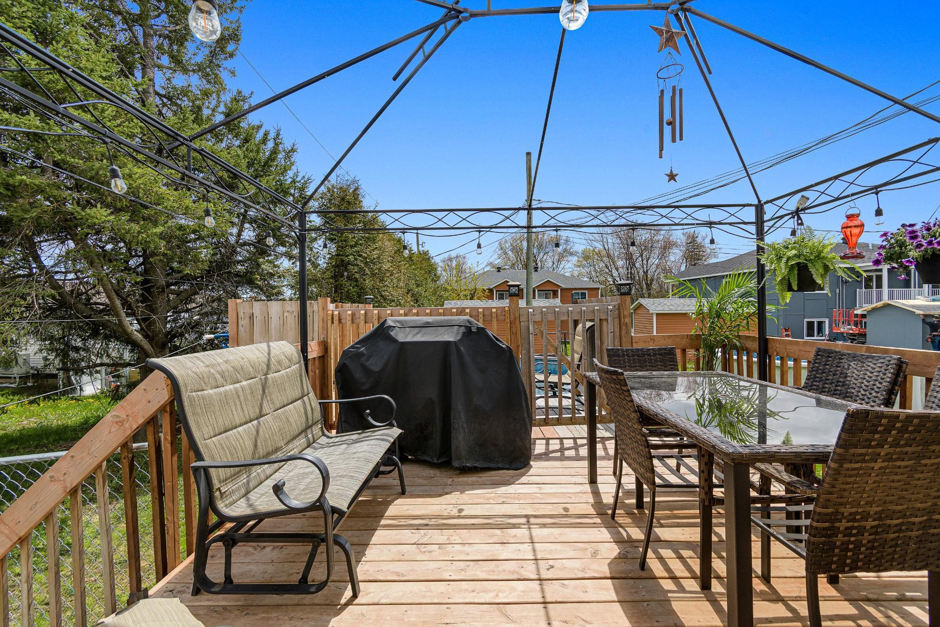 









2


Rue Crooks

,
Grenville,




QC
J0V1J0

