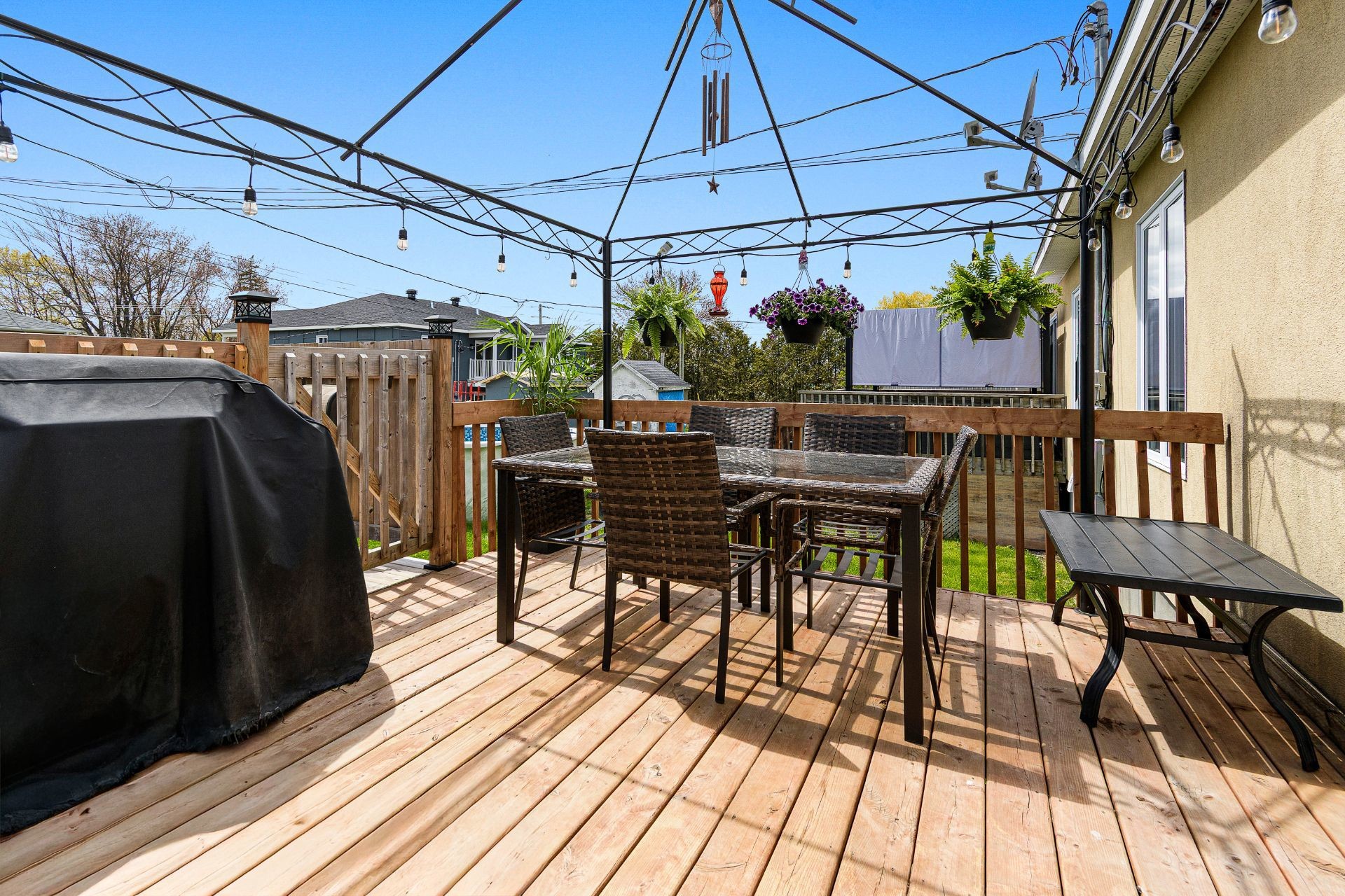 









2


Rue Crooks

,
Grenville,




QC
J0V1J0

