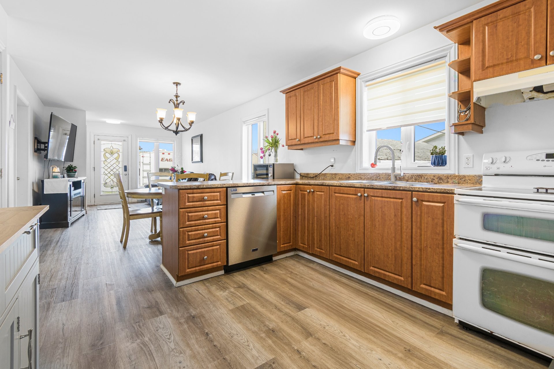 









2


Rue Crooks

,
Grenville,




QC
J0V1J0

