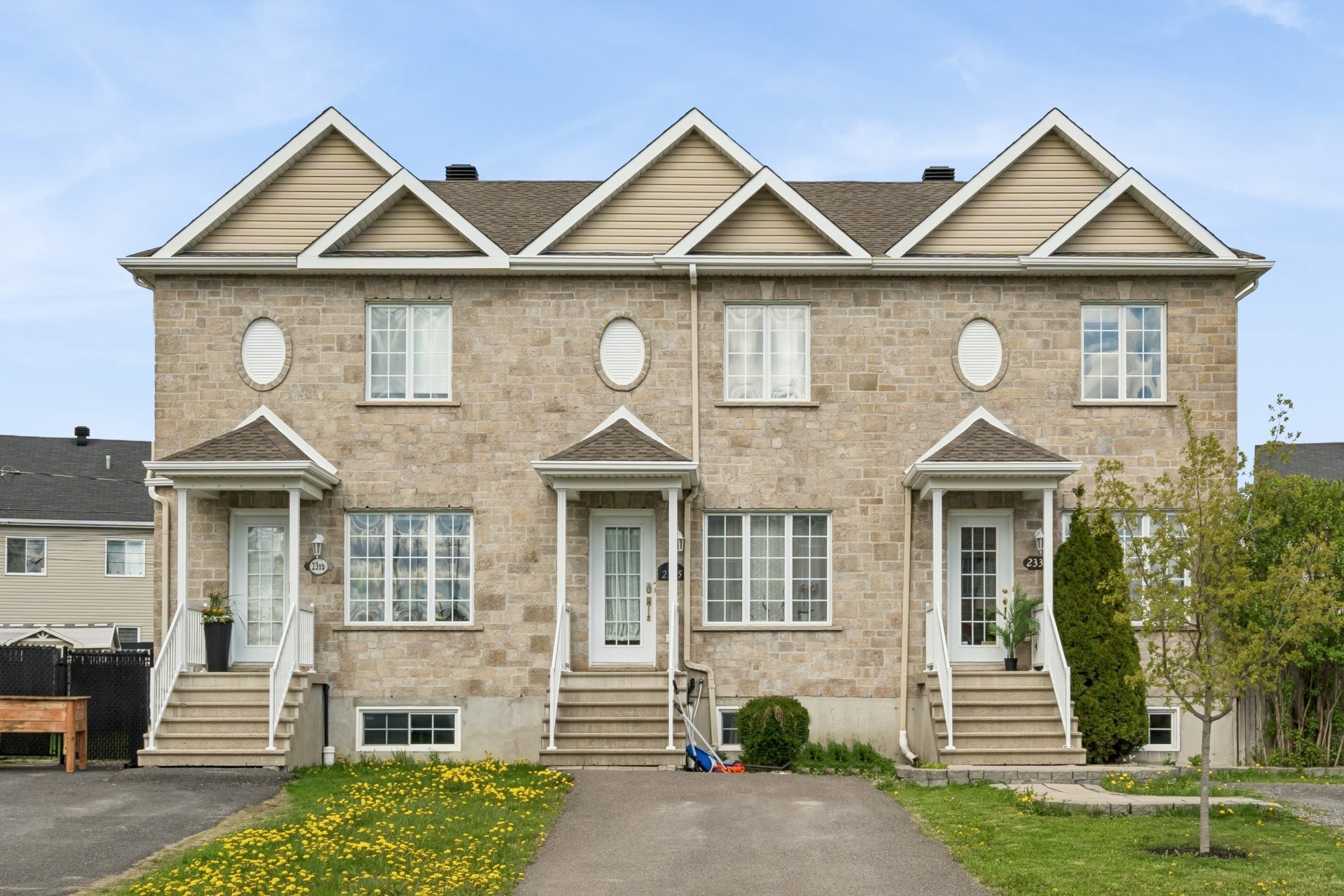 









2335


Rue des Roseaux

,
Marieville,




QC
J3M0B7

