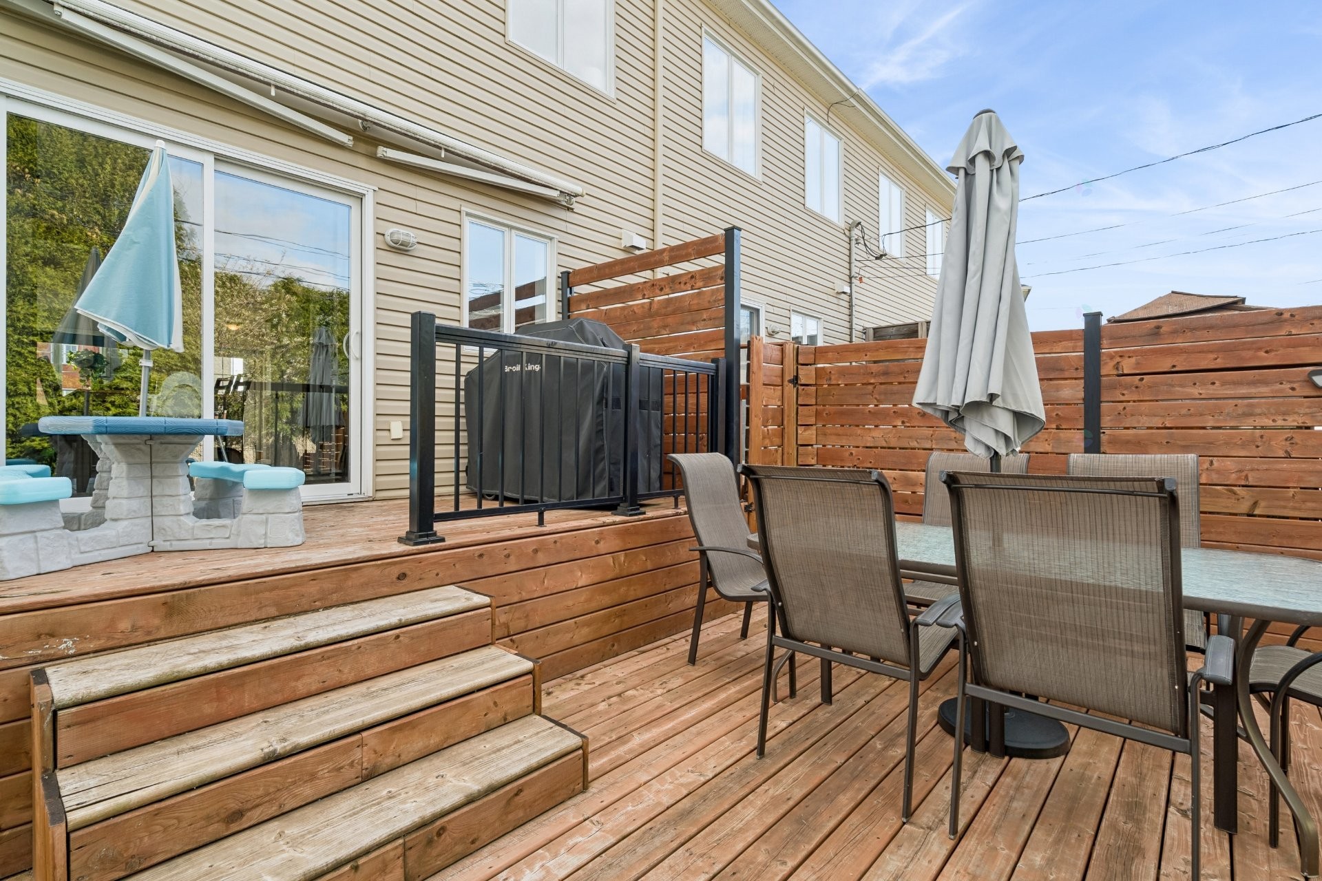 









2335


Rue des Roseaux

,
Marieville,




QC
J3M0B7

