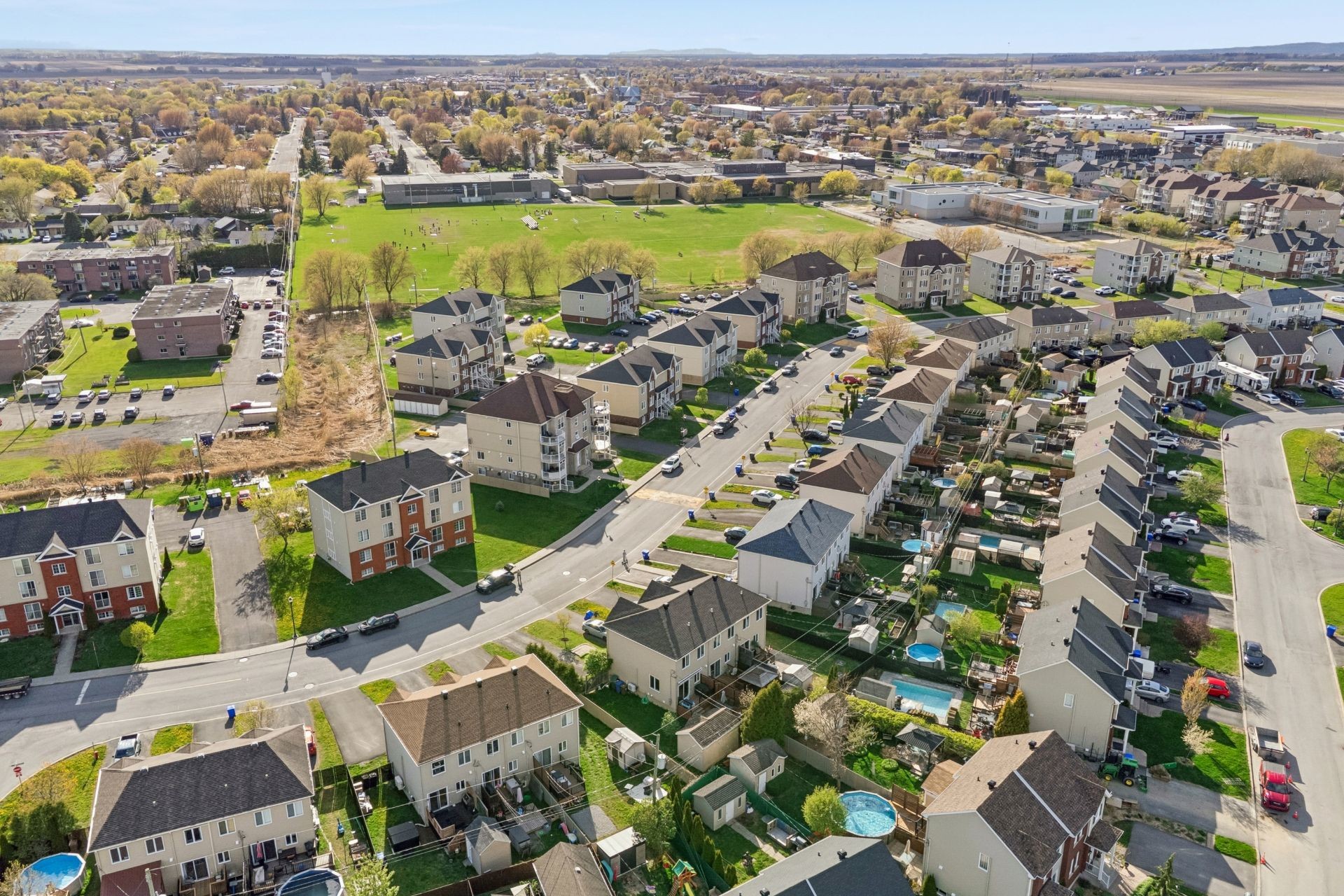 









2335


Rue des Roseaux

,
Marieville,




QC
J3M0B7

