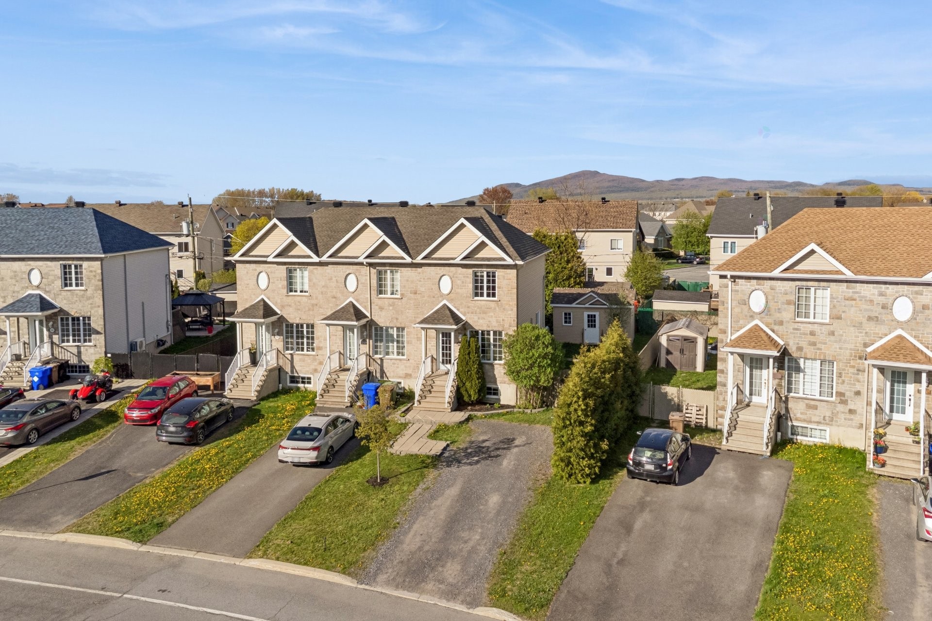 









2335


Rue des Roseaux

,
Marieville,




QC
J3M0B7

