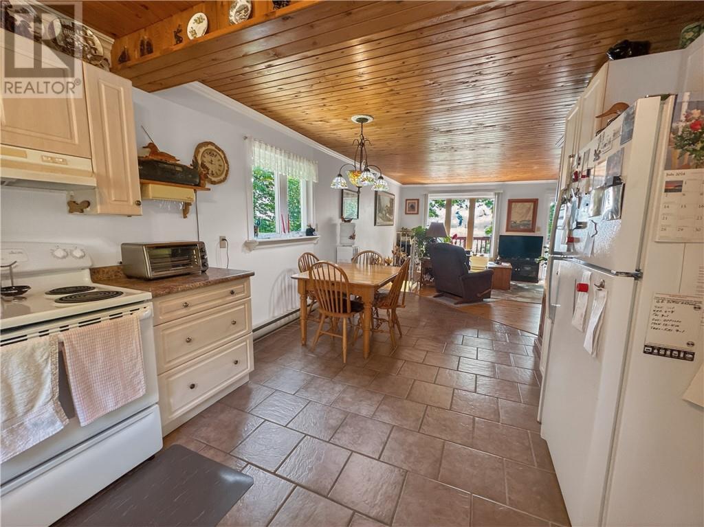 












700 Ice Lake Drive

,
Gore Bay, Manitoulin Island,




Ontario
P0P1H0

