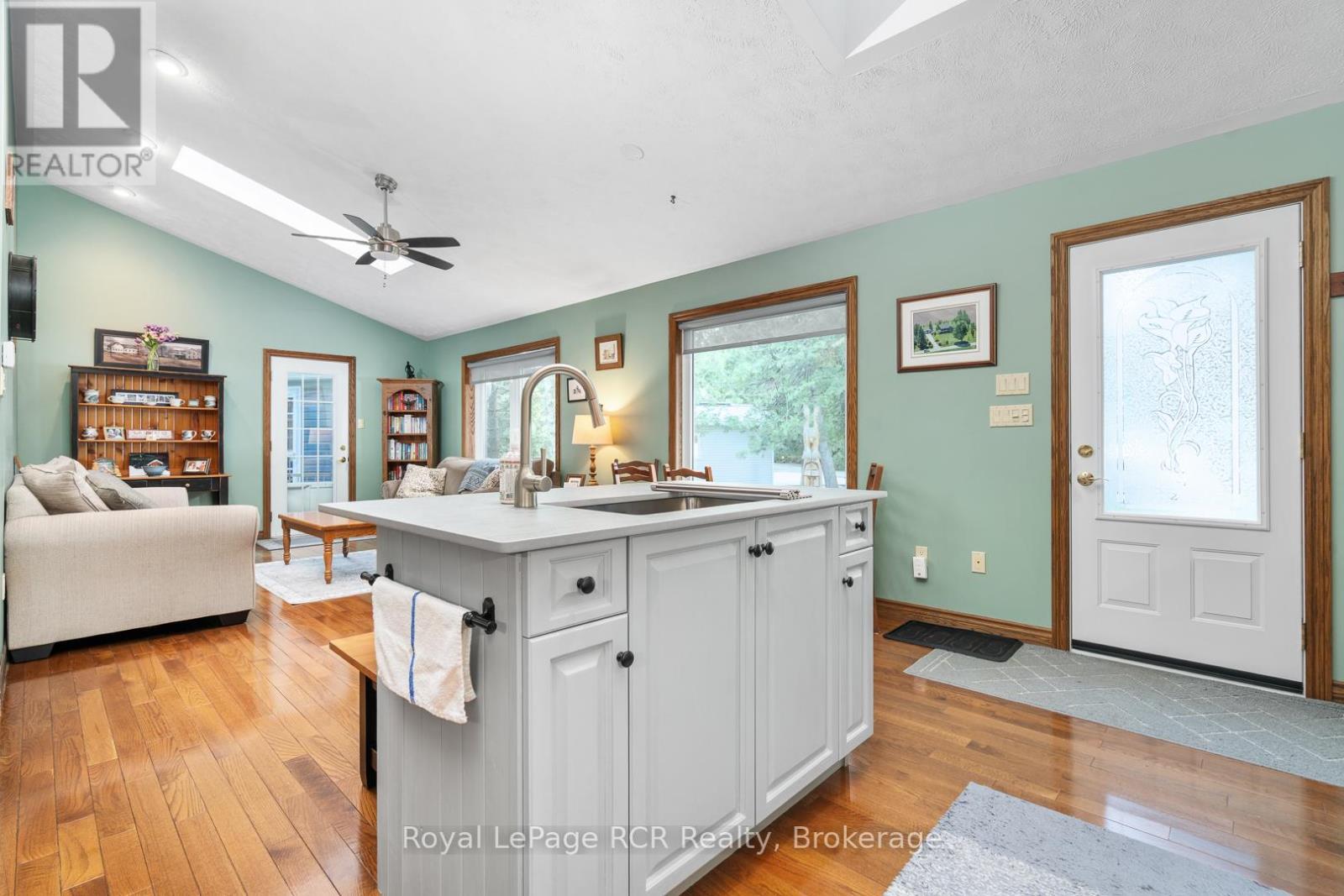 












502183 GREY ROAD 1 ROAD

,
Georgian Bluffs,




Ontario
N0H2T0

