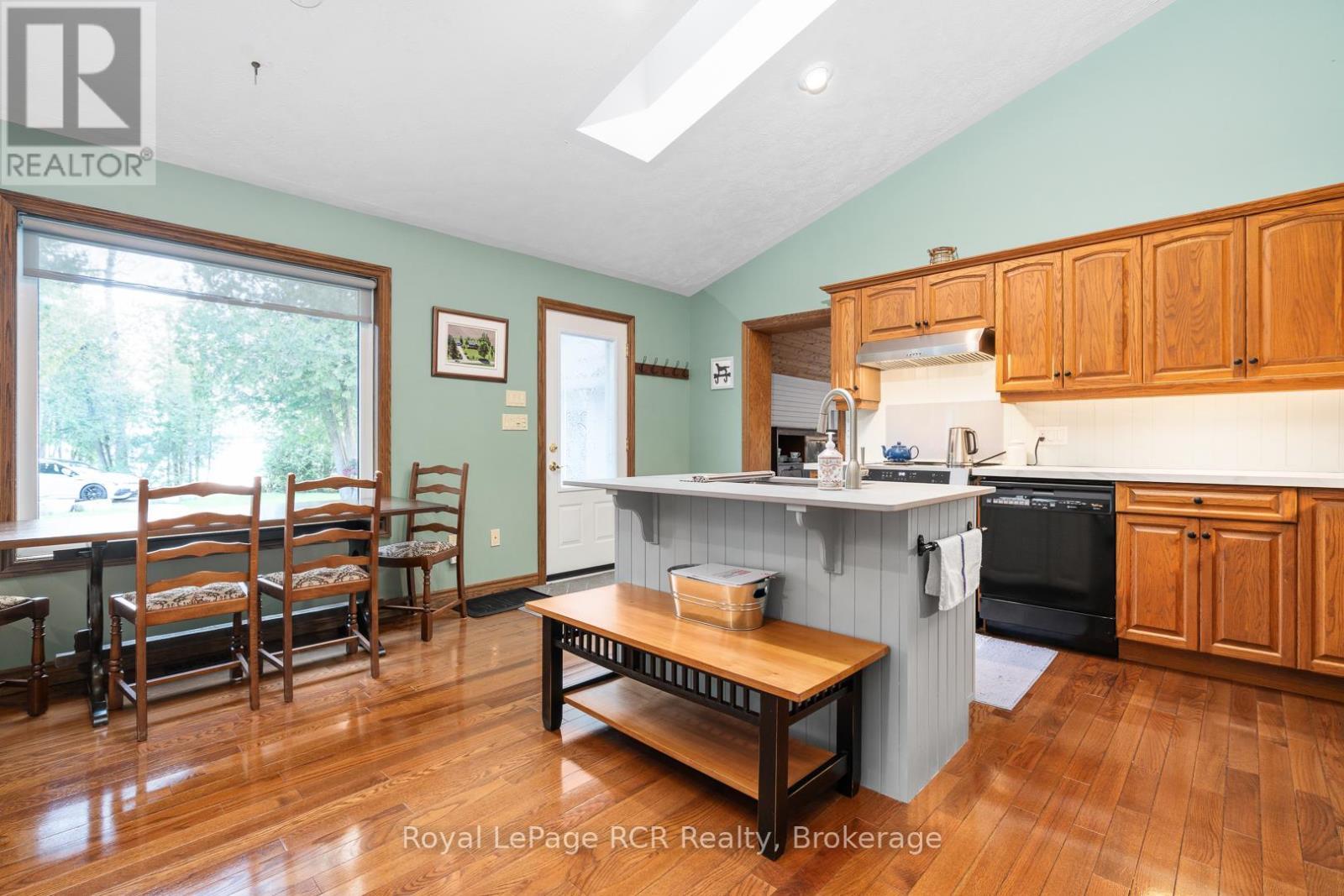 












502183 GREY ROAD 1 ROAD

,
Georgian Bluffs,




Ontario
N0H2T0

