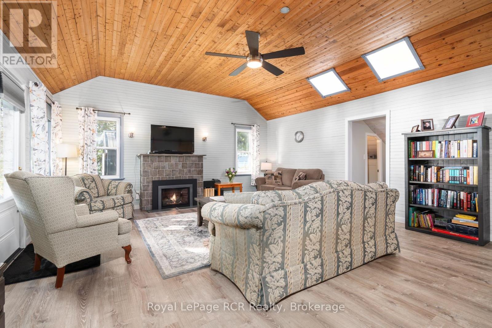 












502183 GREY ROAD 1 ROAD

,
Georgian Bluffs,




Ontario
N0H2T0

